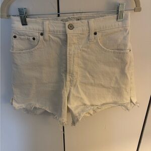 Abercrombie Curve Love High Rise 4" Mom Short